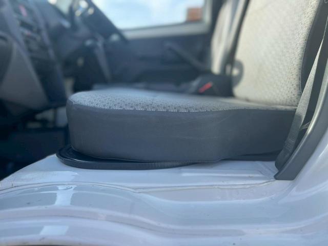キャリイトラック 　車検整備付　ＡＴ車　ＥＴＣ　エアコン　パワステ　ＡＢＳ　運転席エアバック　助手席エアバック　アオリプロテクター　トリイプロテクター　ヘッドライトレベライザー　フロアマット　ドアバイザー　スペアタイヤ（33枚目）