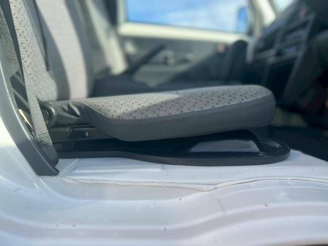 キャリイトラック 　車検整備付　ＡＴ車　ＥＴＣ　エアコン　パワステ　ＡＢＳ　運転席エアバック　助手席エアバック　アオリプロテクター　トリイプロテクター　ヘッドライトレベライザー　フロアマット　ドアバイザー　スペアタイヤ（37枚目）