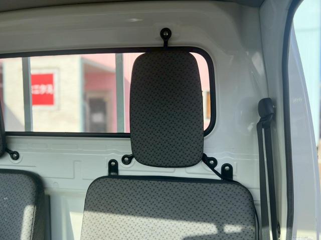 キャリイトラック 　車検整備付　ＡＴ車　ＥＴＣ　エアコン　パワステ　ＡＢＳ　運転席エアバック　助手席エアバック　アオリプロテクター　トリイプロテクター　ヘッドライトレベライザー　フロアマット　ドアバイザー　スペアタイヤ（39枚目）