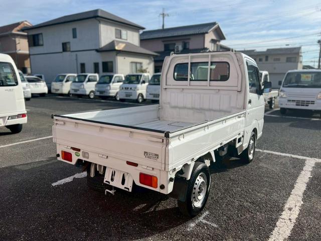 キャリイトラック 　車検整備付　ＡＴ車　ＥＴＣ　エアコン　パワステ　ＡＢＳ　運転席エアバック　助手席エアバック　アオリプロテクター　トリイプロテクター　ヘッドライトレベライザー　フロアマット　ドアバイザー　スペアタイヤ（47枚目）