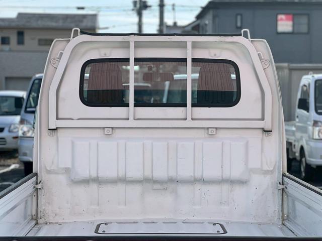 キャリイトラック 　車検整備付　ＡＴ車　ＥＴＣ　エアコン　パワステ　ＡＢＳ　運転席エアバック　助手席エアバック　アオリプロテクター　トリイプロテクター　ヘッドライトレベライザー　フロアマット　ドアバイザー　スペアタイヤ（54枚目）