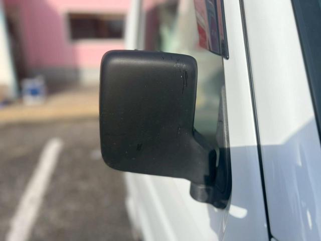キャリイトラック 　車検整備付　ＡＴ車　ＥＴＣ　エアコン　パワステ　ＡＢＳ　運転席エアバック　助手席エアバック　アオリプロテクター　トリイプロテクター　ヘッドライトレベライザー　フロアマット　ドアバイザー　スペアタイヤ（62枚目）