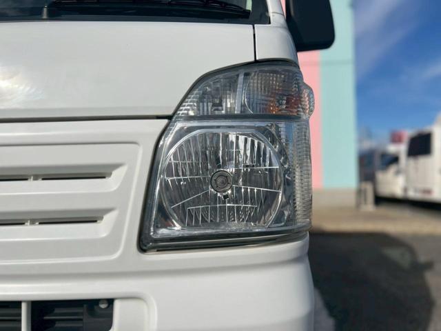 キャリイトラック 　車検整備付　ＡＴ車　ＥＴＣ　エアコン　パワステ　ＡＢＳ　運転席エアバック　助手席エアバック　アオリプロテクター　トリイプロテクター　ヘッドライトレベライザー　フロアマット　ドアバイザー　スペアタイヤ（65枚目）