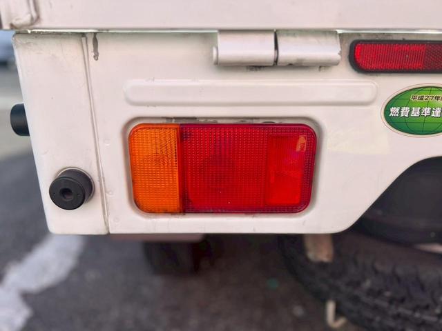 キャリイトラック 　車検整備付　ＡＴ車　ＥＴＣ　エアコン　パワステ　ＡＢＳ　運転席エアバック　助手席エアバック　アオリプロテクター　トリイプロテクター　ヘッドライトレベライザー　フロアマット　ドアバイザー　スペアタイヤ（68枚目）