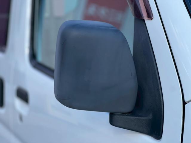 ハイゼットカーゴ 　ＡＴ車　純正キーレス　ＰＷ　エアコン　パワステ　両側スライドドア　運転席エアバック　助手席エアバック　　シガーライター　ヘッドライトレベライザー　フロアマットドアバイザー　スペアタイヤ　スペアキー（68枚目）