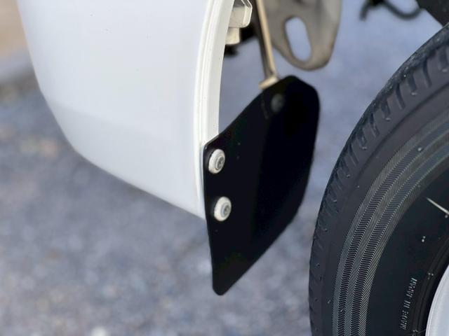 ハイゼットカーゴ 　ＡＴ車　純正キーレス　ＰＷ　エアコン　パワステ　両側スライドドア　運転席エアバック　助手席エアバック　　シガーライター　ヘッドライトレベライザー　フロアマットドアバイザー　スペアタイヤ　スペアキー（73枚目）