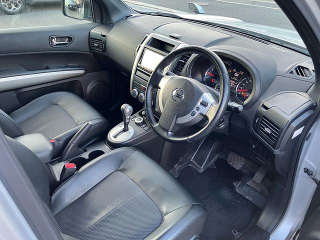 エクストレイル ２０Ｘｔｔ　バックカメラ　クル－ズコントロ－ル　シートヒーター　オートライト　ディスチャージヘッドランプ　寒冷地仕様　４ＷＤ（11枚目）