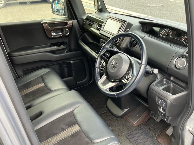 Ｎ－ＢＯＸカスタム Ｇ・Ｌターボホンダセンシング　４ＷＤ　両側電動スライドドア　ＥＴＣ　純正ナビ　バックカメラ　ドライブレコーダー　シートヒーターフルフラット（12枚目）