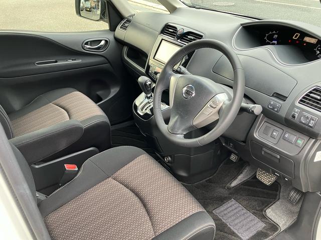 セレナ ハイウェイスター　Ｓ－ハイブリッド　キーフリー　社外ナビ＆Ｂカメラ　左側パワースライドドア　ＥＴＣ　３列シート（13枚目）