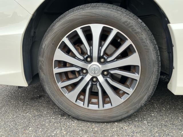 セレナ ハイウェイスター　Ｓ－ハイブリッド　キーフリー　社外ナビ＆Ｂカメラ　左側パワースライドドア　ＥＴＣ　３列シート（27枚目）