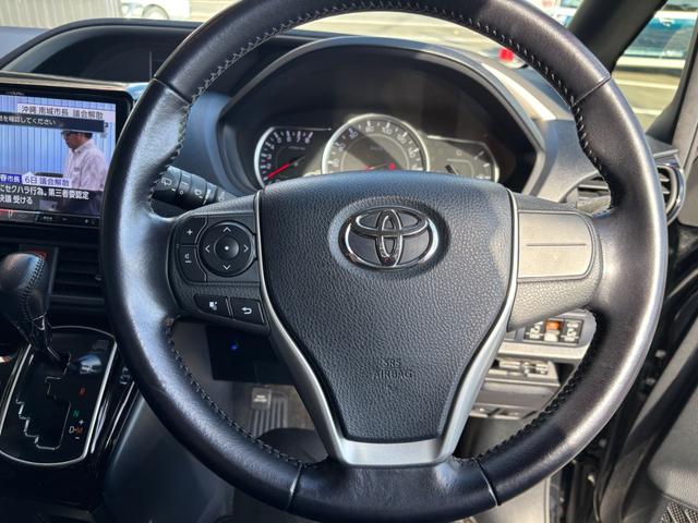 ヴォクシー ＺＳ　煌　パワステ　パワーウィンドウ　ダブルエアコン　ワンオーナー　禁煙車　盗難防止システム　衝突安全ボディ　ＬＥＤヘッドランプアイドリングストップ　鉱石モニター　純正ナビ（8枚目）