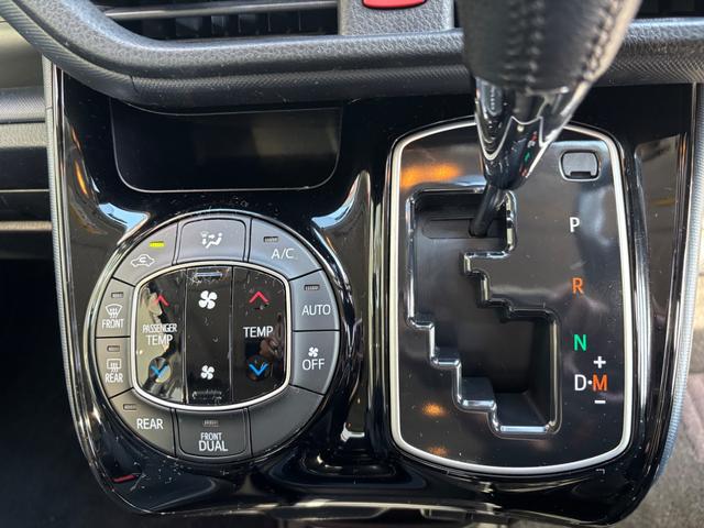 ヴォクシー ＺＳ　煌　パワステ　パワーウィンドウ　ダブルエアコン　ワンオーナー　禁煙車　盗難防止システム　衝突安全ボディ　ＬＥＤヘッドランプアイドリングストップ　鉱石モニター　純正ナビ（13枚目）