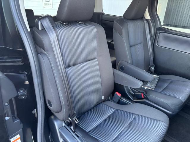 ヴォクシー ＺＳ　煌　パワステ　パワーウィンドウ　ダブルエアコン　ワンオーナー　禁煙車　盗難防止システム　衝突安全ボディ　ＬＥＤヘッドランプアイドリングストップ　鉱石モニター　純正ナビ（26枚目）