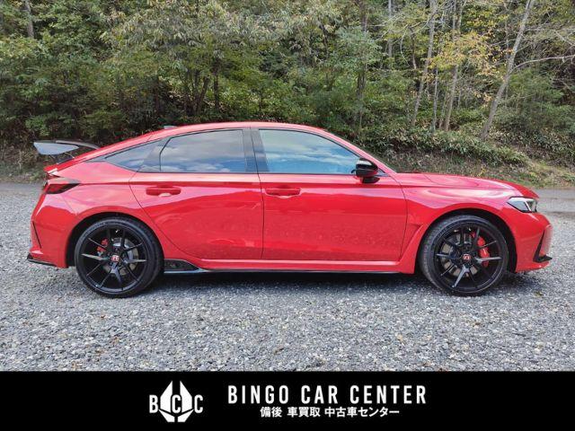 シビック タイプR レーシングブラックパッケージ ナビ・TV(9インチHonda CONNECT) ETC2.0 スマートキー ドライブモードセレクト 電動パーキングブレーキ スエード調専用スポーツシート アルミ製シフトノブ アルミペダル(13枚目)