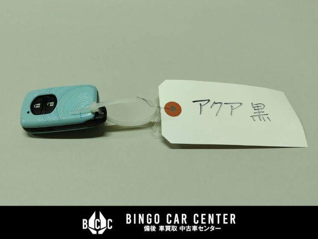 アクア G ナビ・TV ETC キーレスエントリー スマートキー 本革巻きステアリング 本革巻きシフトノブ オーディオ操作用ステアリングスイッチ 盗難防止装置 衝突安全ボディ レザー調シートカバー(53枚目)