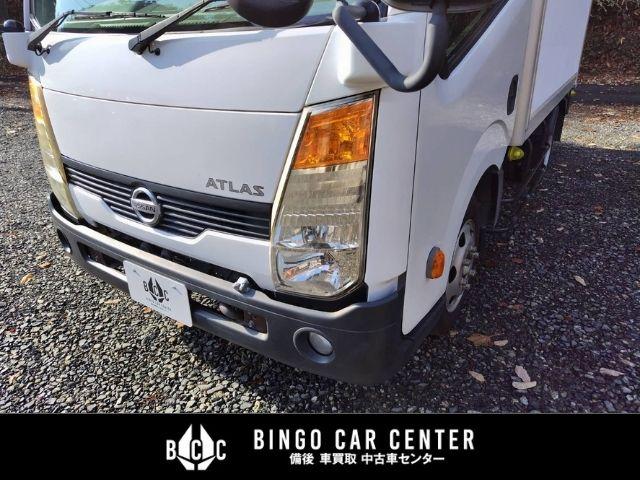 アトラストラック スーパーローＤＸ　１０尺　パネルバン　シャッター式後扉　荷室証明有　リヤゲートチェーン　キーレスエントリー　リヤトラフィックモニター　スタッドレスタイヤ６本付　４速ＡＴガソリン車（6枚目）