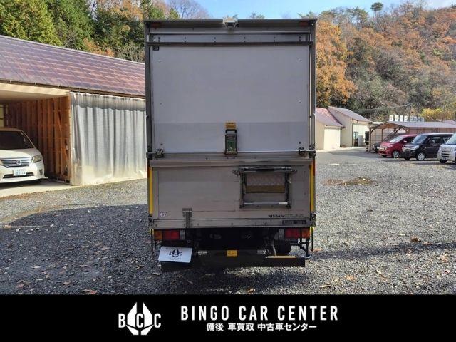 アトラストラック スーパーローＤＸ　１０尺　パネルバン　シャッター式後扉　荷室証明有　リヤゲートチェーン　キーレスエントリー　リヤトラフィックモニター　スタッドレスタイヤ６本付　４速ＡＴガソリン車（12枚目）