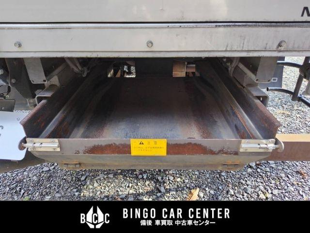 アトラストラック スーパーローＤＸ　１０尺　パネルバン　シャッター式後扉　荷室証明有　リヤゲートチェーン　キーレスエントリー　リヤトラフィックモニター　スタッドレスタイヤ６本付　４速ＡＴガソリン車（15枚目）