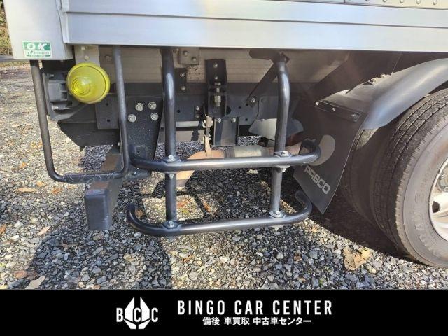 アトラストラック スーパーローＤＸ　１０尺　パネルバン　シャッター式後扉　荷室証明有　リヤゲートチェーン　キーレスエントリー　リヤトラフィックモニター　スタッドレスタイヤ６本付　４速ＡＴガソリン車（22枚目）