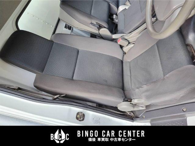 アトラストラック スーパーローＤＸ　１０尺　パネルバン　シャッター式後扉　荷室証明有　リヤゲートチェーン　キーレスエントリー　リヤトラフィックモニター　スタッドレスタイヤ６本付　４速ＡＴガソリン車（27枚目）