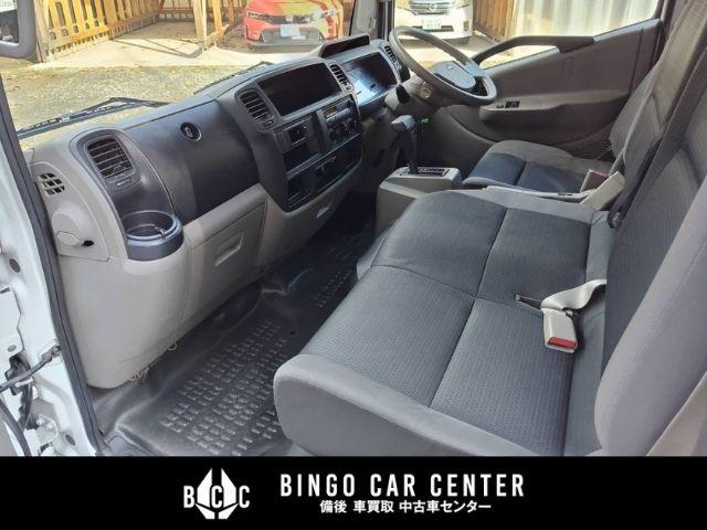 アトラストラック スーパーローＤＸ　１０尺　パネルバン　シャッター式後扉　荷室証明有　リヤゲートチェーン　キーレスエントリー　リヤトラフィックモニター　スタッドレスタイヤ６本付　４速ＡＴガソリン車（44枚目）
