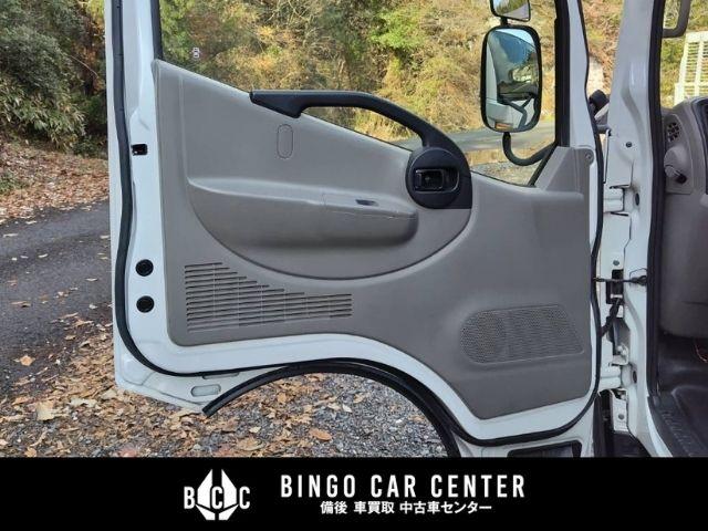 アトラストラック スーパーローＤＸ　１０尺　パネルバン　シャッター式後扉　荷室証明有　リヤゲートチェーン　キーレスエントリー　リヤトラフィックモニター　スタッドレスタイヤ６本付　４速ＡＴガソリン車（46枚目）