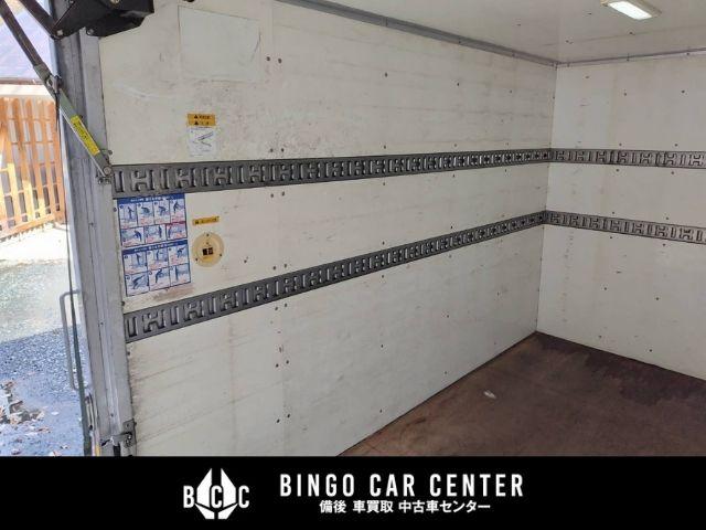 アトラストラック スーパーローＤＸ　１０尺　パネルバン　シャッター式後扉　荷室証明有　リヤゲートチェーン　キーレスエントリー　リヤトラフィックモニター　スタッドレスタイヤ６本付　４速ＡＴガソリン車（54枚目）