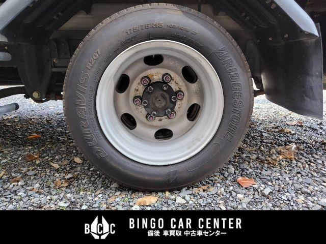 アトラストラック スーパーローＤＸ　１０尺　パネルバン　シャッター式後扉　荷室証明有　リヤゲートチェーン　キーレスエントリー　リヤトラフィックモニター　スタッドレスタイヤ６本付　４速ＡＴガソリン車（64枚目）
