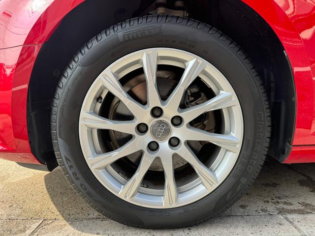 Ａ４ ２．０ＴＦＳＩ　★走行３８３００キロ★フルセグＴＶ★ＥＴＣ★Ｂｌｕｅｔｏｏｔｈ★クリアランスソナー★バックカメラ★電動シート★電動格納ミラー★純正１７インチＡＷ★オートライト★（17枚目）