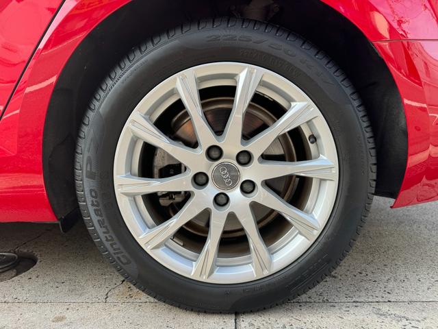 Ａ４ ２．０ＴＦＳＩ　★走行３８３００キロ★フルセグＴＶ★ＥＴＣ★Ｂｌｕｅｔｏｏｔｈ★クリアランスソナー★バックカメラ★電動シート★電動格納ミラー★純正１７インチＡＷ★オートライト★（18枚目）