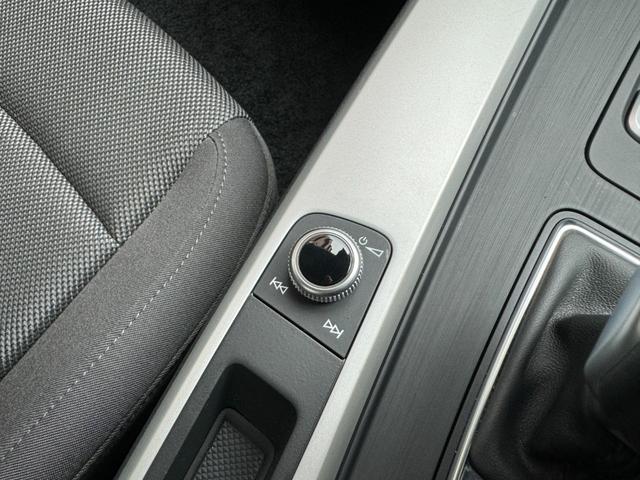 Ａ４ ２．０ＴＦＳＩ　★走行３８３００キロ★フルセグＴＶ★ＥＴＣ★Ｂｌｕｅｔｏｏｔｈ★クリアランスソナー★バックカメラ★電動シート★電動格納ミラー★純正１７インチＡＷ★オートライト★（42枚目）