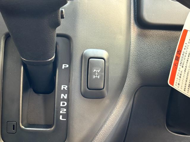 タウンエースバン GL ★登録済み未使用車★AT★4WD★ナビゲーション★フルセグTV★Bluetooth★ビルトインETC★純正ゴムマット★スマートアシスト★バックセンサー★キーレス★LEDヘッドランプ★(32枚目)