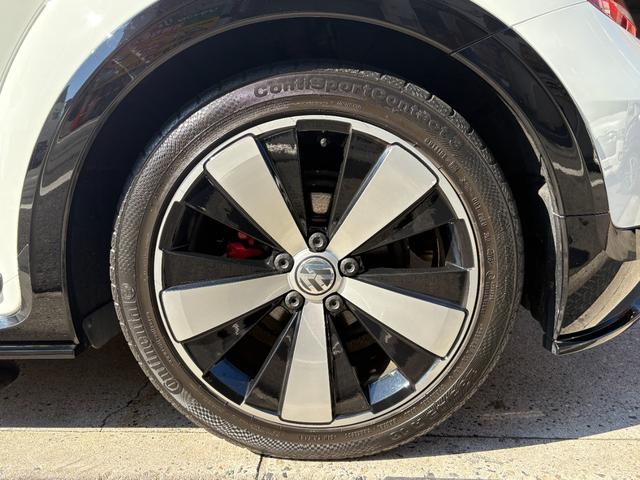 ザ・ビートル ２．０Ｒライン　★走行距離４５５００キロ★サンルーフ★レーザーシート★純正１８インチＡＷ★レッドキャリパー★ＥＴＣ★ＨＩＤヘッドライト★社外７インチナビ★Ｂｌｕｅｔｏｏｔｈ★フルセグＴＶ★バックカメラ★（22枚目）