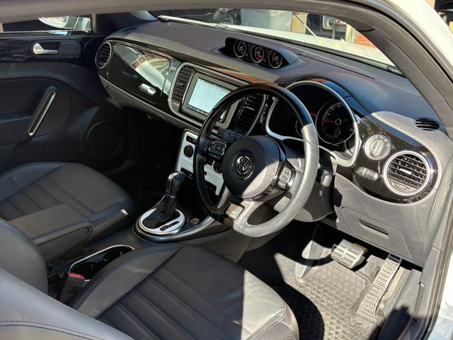 ザ・ビートル ２．０Ｒライン　★走行距離４５５００キロ★サンルーフ★レーザーシート★純正１８インチＡＷ★レッドキャリパー★ＥＴＣ★ＨＩＤヘッドライト★社外７インチナビ★Ｂｌｕｅｔｏｏｔｈ★フルセグＴＶ★バックカメラ★（25枚目）