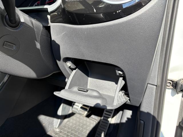 ザ・ビートル ２．０Ｒライン　★走行距離４５５００キロ★サンルーフ★レーザーシート★純正１８インチＡＷ★レッドキャリパー★ＥＴＣ★ＨＩＤヘッドライト★社外７インチナビ★Ｂｌｕｅｔｏｏｔｈ★フルセグＴＶ★バックカメラ★（27枚目）