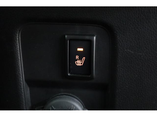 運転席シートヒーターがあるので快適ですね。こんな冬の寒い時期には特に有り難みを感じます。