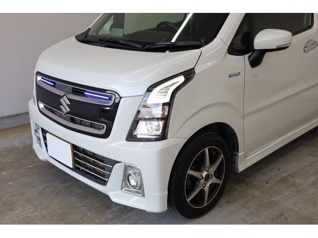 ＬＥＤヘッドランプだけでなく、フォグランプも装備しておりますので夜間でも明るく安心して運転できますね！