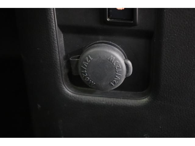 ＰＨＶやＰＨＥＶ車はどちらもガソリンエンジンに加えてモーターとバッテリーを備え、外部から電気を充電できるＨＶ（ハイブリッド）車です。