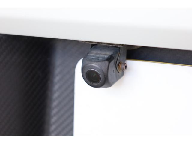 ＰＨＶやＰＨＥＶ車はどちらもガソリンエンジンに加えてモーターとバッテリーを備え、外部から電気を充電できるＨＶ（ハイブリッド）車です。