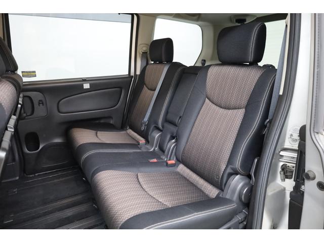 セレナ ハイウェイスター　Ｖセレクション＋セーフティ　ＳＨＶ　ユーザー下取車　両側電動スライドドア　エマージェンシーブレーキ　純正８型ＳＤナビ　純正後席モニター　ＢＴ接続　バックカメラ　禁煙車　後席サンシェード　純正１６インチＡＷ　ＬＥＤヘッドライト　ＥＴＣ（17枚目）