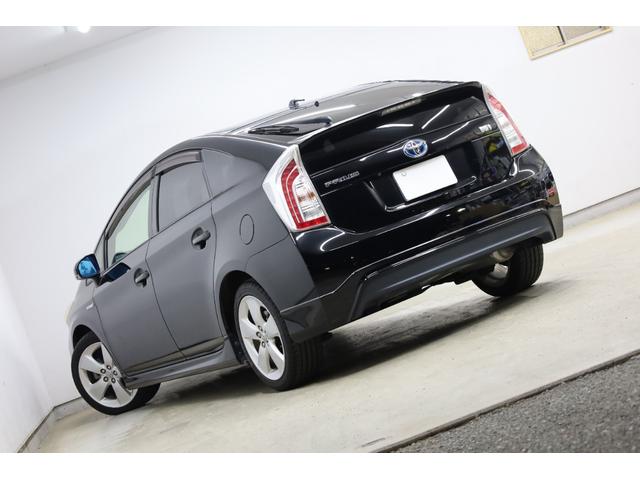 プリウス Ｇツーリングセレクションレザーパッケージ　後期型　本革シート　プリクラッシュセーフティ　禁煙車　アルパイン９型ＳＤナビ　ＢＴ接続　Ｂカメラ　純正１７インチＡＷ　ＬＥＤオートヘッドライト　パワーシート　シートヒーター　雨滴感知式ワイパー　ＥＴＣ（11枚目）