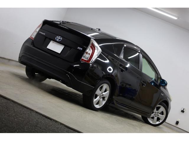 プリウス Ｇツーリングセレクションレザーパッケージ　後期型　本革シート　プリクラッシュセーフティ　禁煙車　アルパイン９型ＳＤナビ　ＢＴ接続　Ｂカメラ　純正１７インチＡＷ　ＬＥＤオートヘッドライト　パワーシート　シートヒーター　雨滴感知式ワイパー　ＥＴＣ（12枚目）