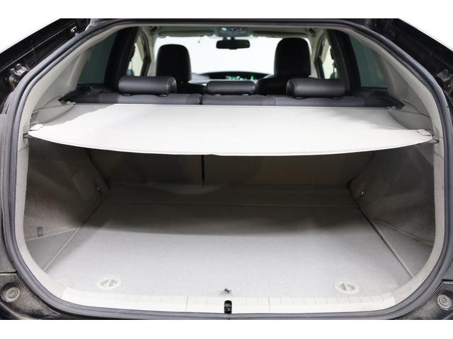 プリウス Ｇツーリングセレクションレザーパッケージ　後期型　本革シート　プリクラッシュセーフティ　禁煙車　アルパイン９型ＳＤナビ　ＢＴ接続　Ｂカメラ　純正１７インチＡＷ　ＬＥＤオートヘッドライト　パワーシート　シートヒーター　雨滴感知式ワイパー　ＥＴＣ（73枚目）