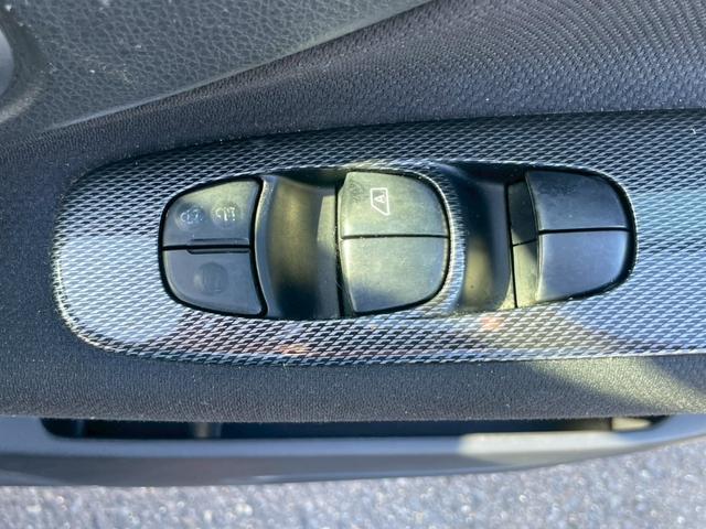 セレナ ライダー S-ハイブリッド ナビ フルセグTV フリップダウンモニター 両側電動スライドドア Bluetooth接続可 ETC スマートキー オートライト オートエアコン 8人乗り 盗難防止システム 修復歴なし CVT(41枚目)