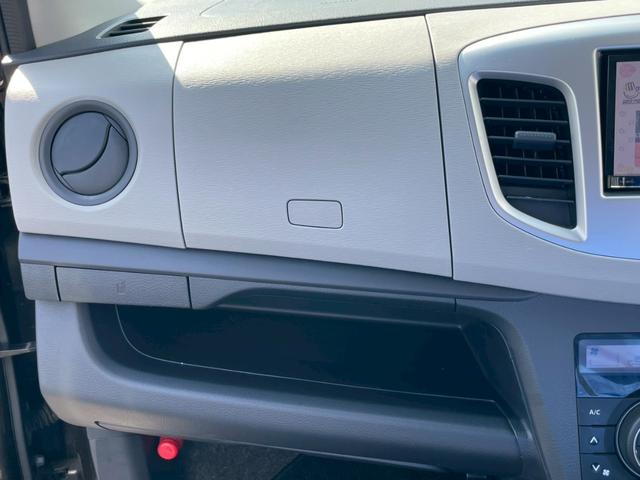 お車の状態は内外装共にとても綺麗な状態を保っておりますので私共でも自信を持ってお薦め出来る１台です！！自社ローン