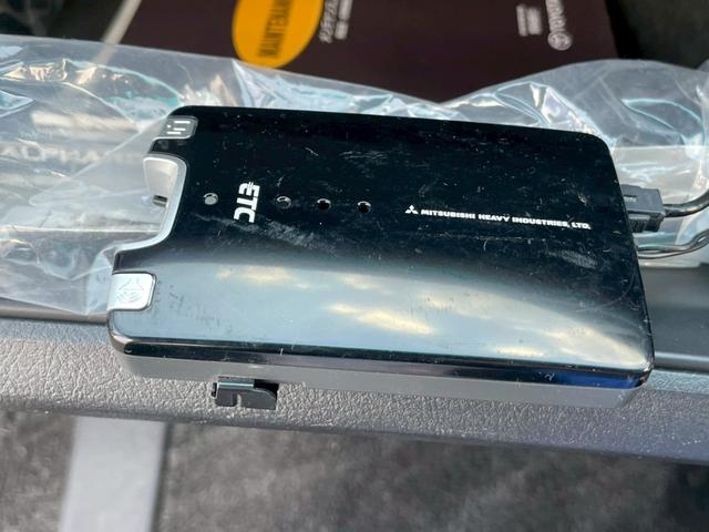 アルファード 240S 7人乗り 修復歴なし オットマン スマートキー コーナーセンサー オートライト オートエアコン ダブルエアコン HID 盗難防止システム 衝突安全ボディ(30枚目)