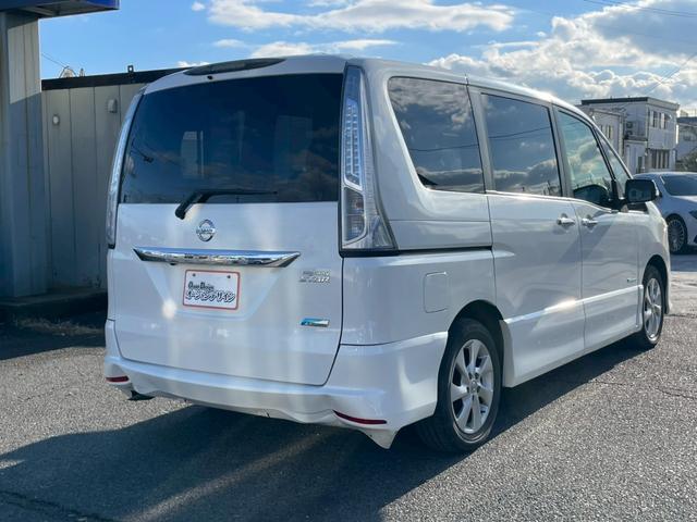 セレナ 　ナビ　フルセグＴＶ　バックカメラ　両側電動スライドドア　８人乗り　Ｂｌｕｅｔｏｏｔｈ接続可　衝突被害軽減システム　レーンアシスト　スマートキー　オートライト　ウォークスルー　ＣＤ／ＤＶＤ再生可（9枚目）