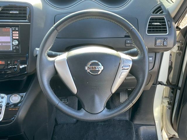 セレナ 　ナビ　フルセグＴＶ　バックカメラ　両側電動スライドドア　８人乗り　Ｂｌｕｅｔｏｏｔｈ接続可　衝突被害軽減システム　レーンアシスト　スマートキー　オートライト　ウォークスルー　ＣＤ／ＤＶＤ再生可（14枚目）