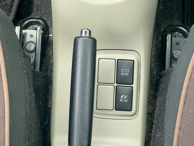 アクア G スマートキー プッシュスタート ETC バックカメラ 修復歴なし オートライト オートエアコン CVT 電動格納ミラー 衝突安全ボディ(30枚目)