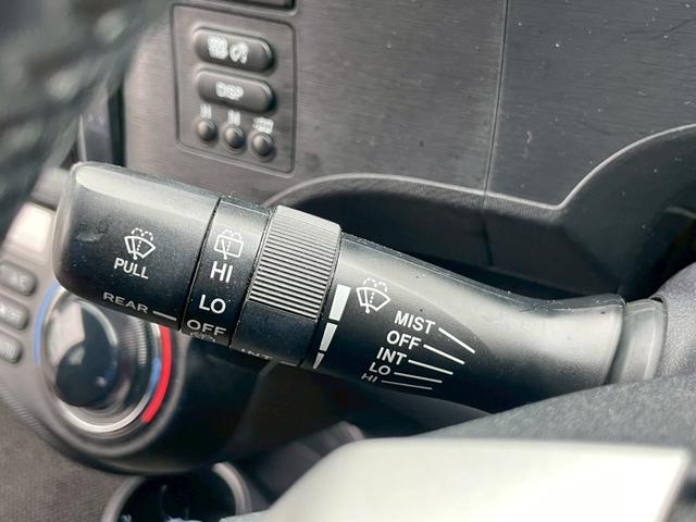 アクア G スマートキー プッシュスタート ETC バックカメラ 修復歴なし オートライト オートエアコン CVT 電動格納ミラー 衝突安全ボディ(32枚目)